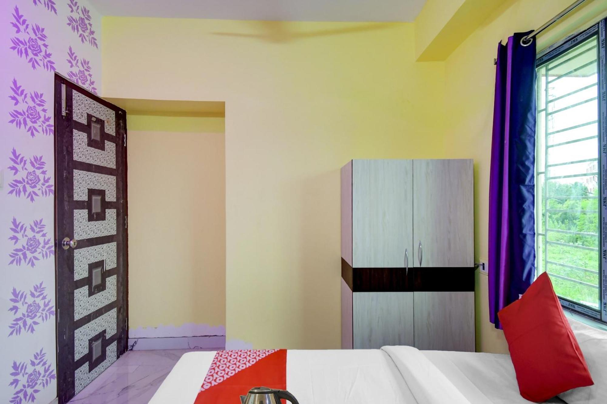 Super Hotel O 4 Friends Колката Екстериор снимка