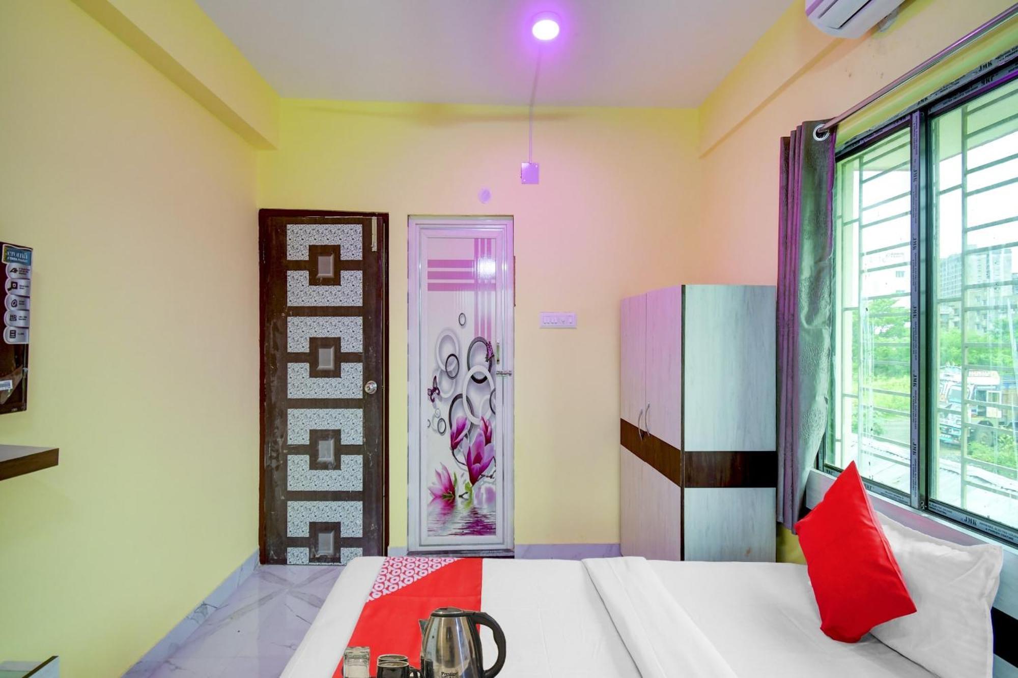 Super Hotel O 4 Friends Колката Екстериор снимка