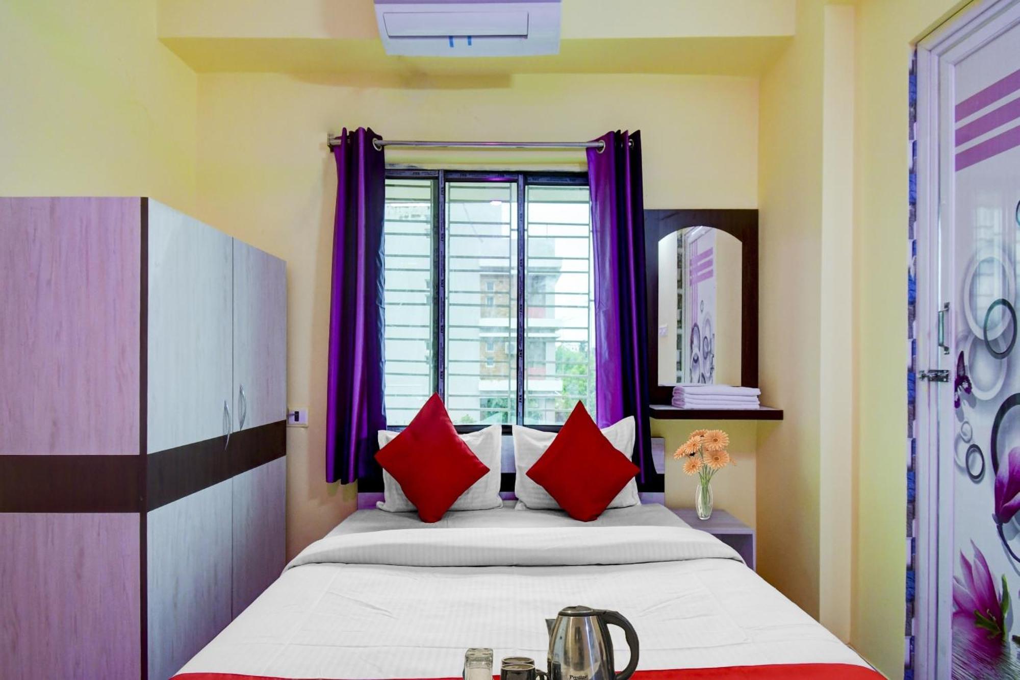 Super Hotel O 4 Friends Колката Екстериор снимка